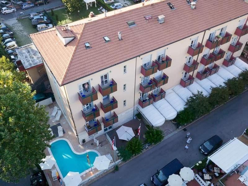 Aron Otel